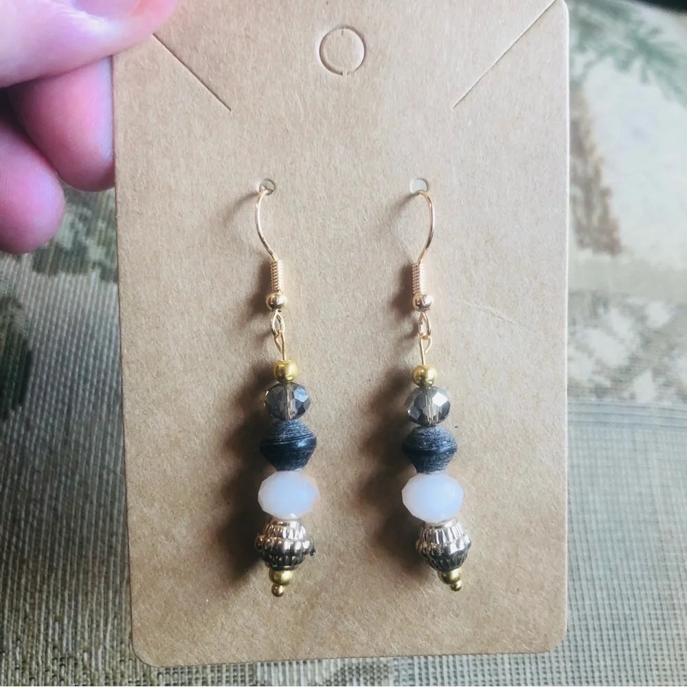 Handcrafted elegant crystal rhondelle dangle earrings - Picture 2 of 4